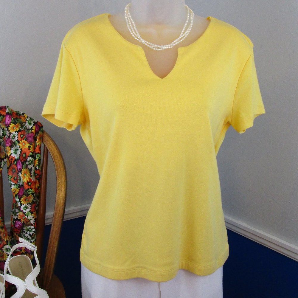 ⭐Host Pick⭐Vintage White Stag Yellow 100% Cotton T-Shirt